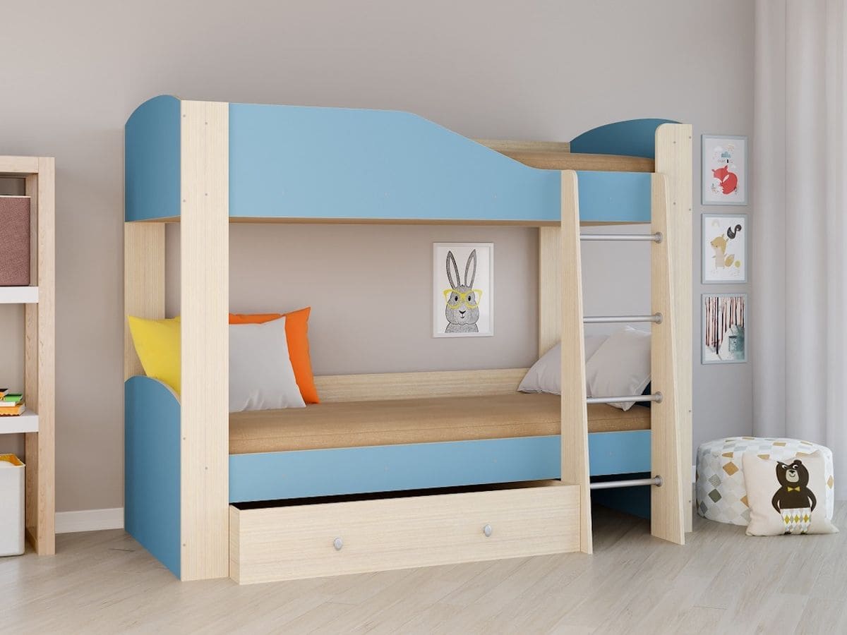 Двухъярусная кровать - лучшая альтернатива в малогабаритных комнатах.